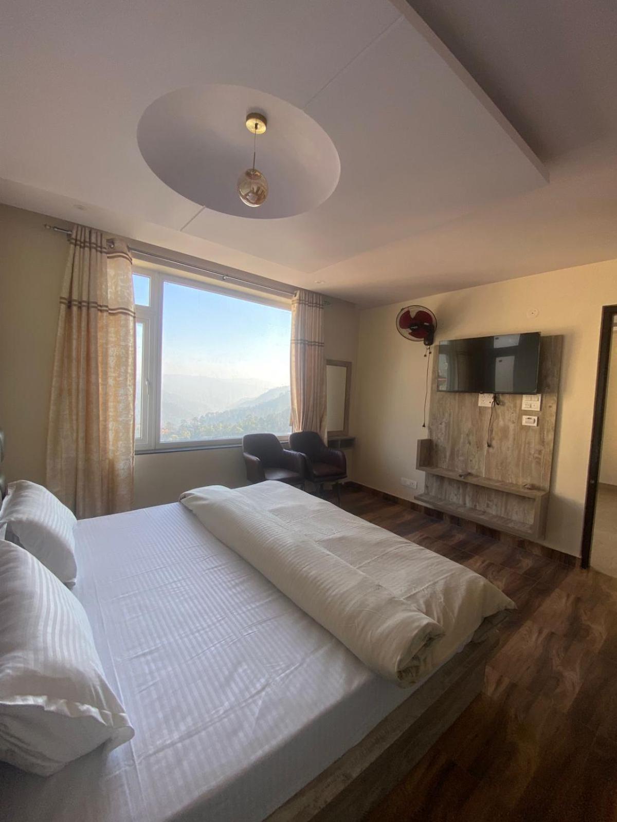 Harmony Heights Hotel Шимла Екстериор снимка