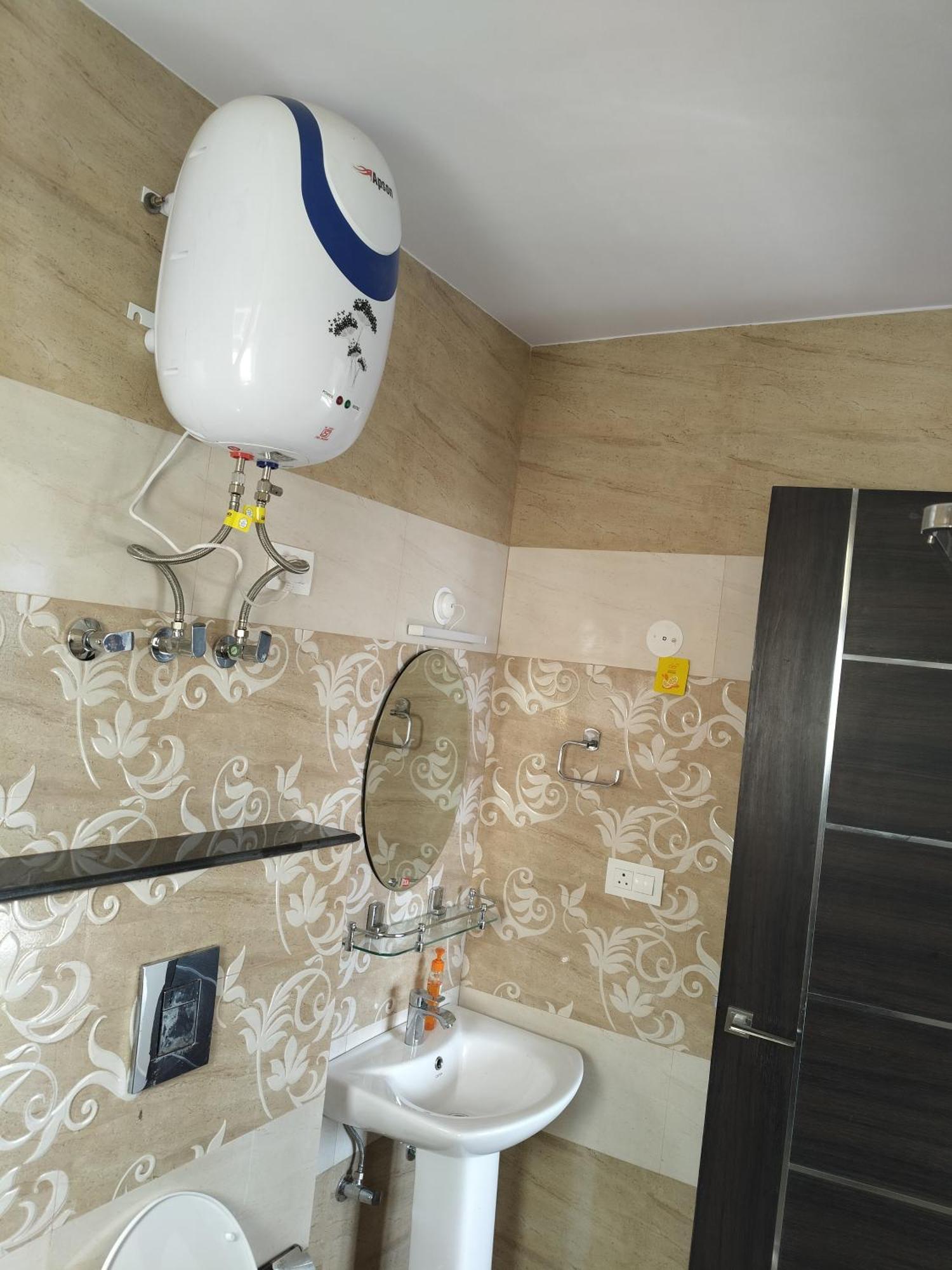 Harmony Heights Hotel Шимла Екстериор снимка